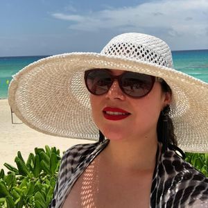 Meet your Posher, Claudia